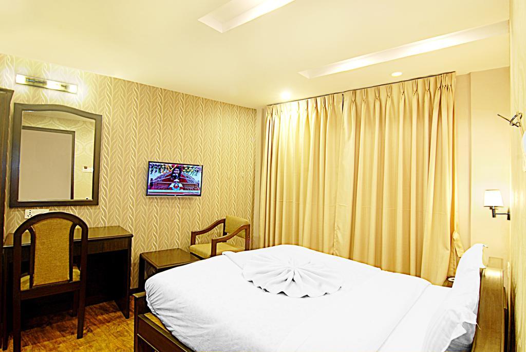 Kathmandu Grand Hotel Exterior foto