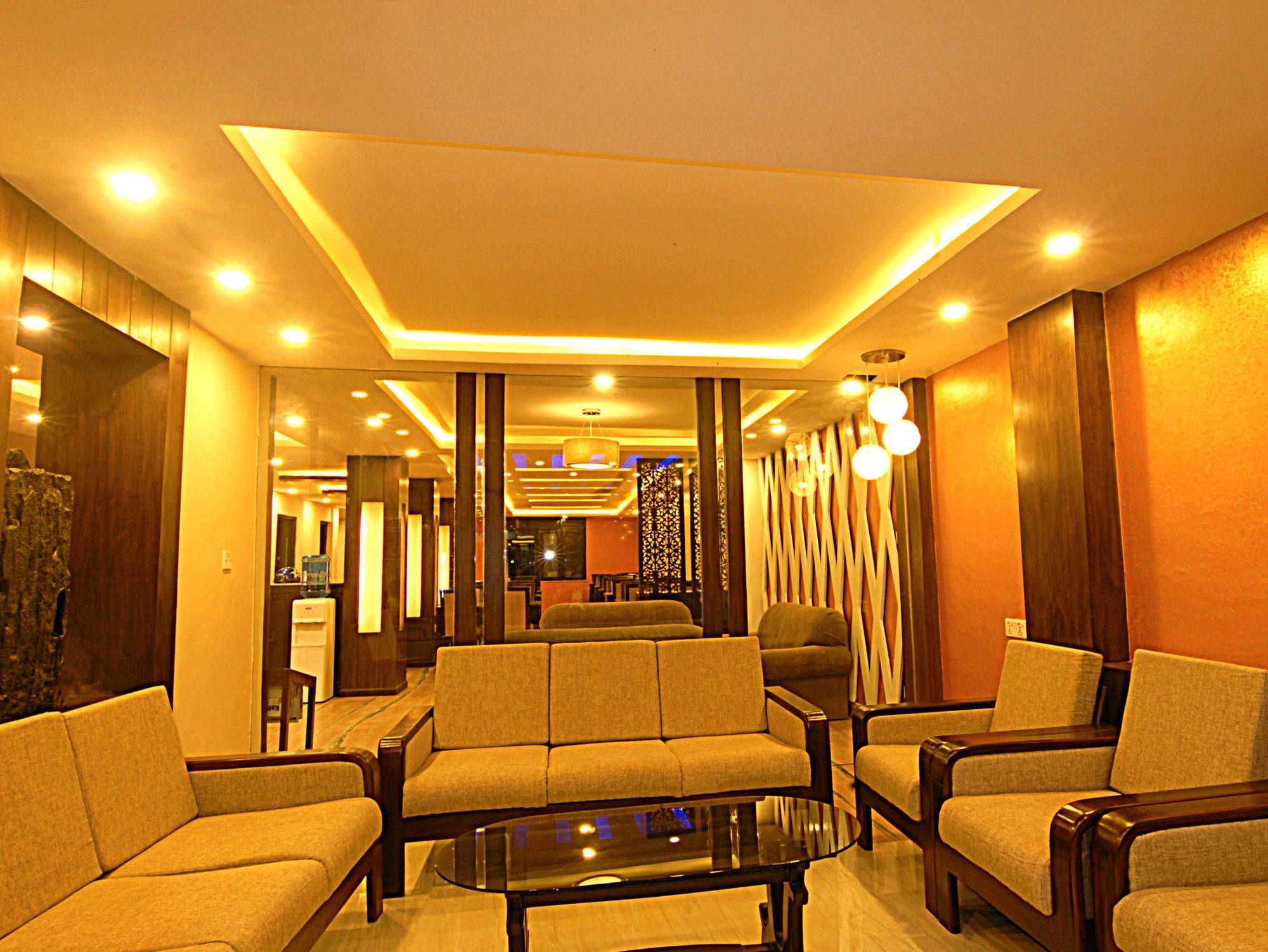 Kathmandu Grand Hotel Exterior foto