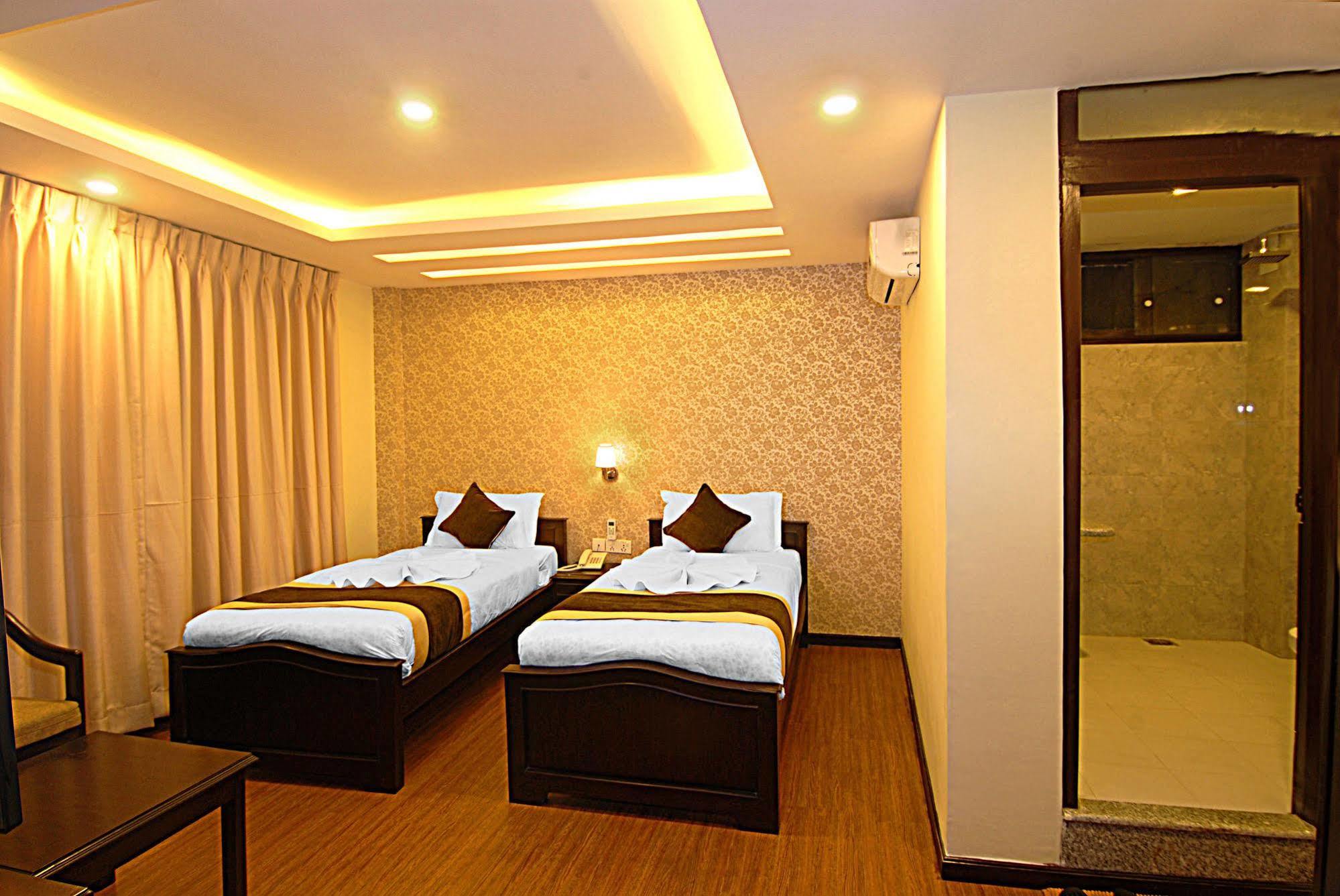 Kathmandu Grand Hotel Exterior foto